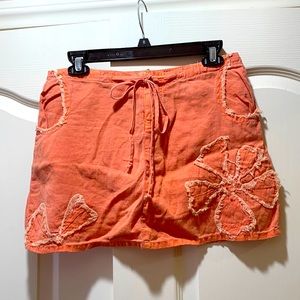 Gorgeous Allen B mini skirt 100% linen with frayed pockets